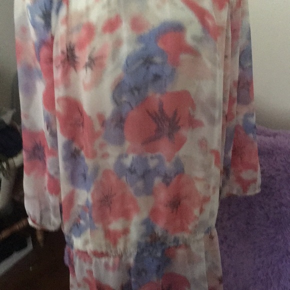 Top - Picture 2 of 3